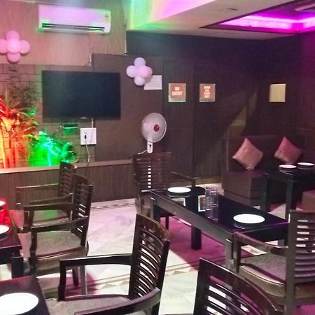 Rass Hotel Kanpur Exterior photo