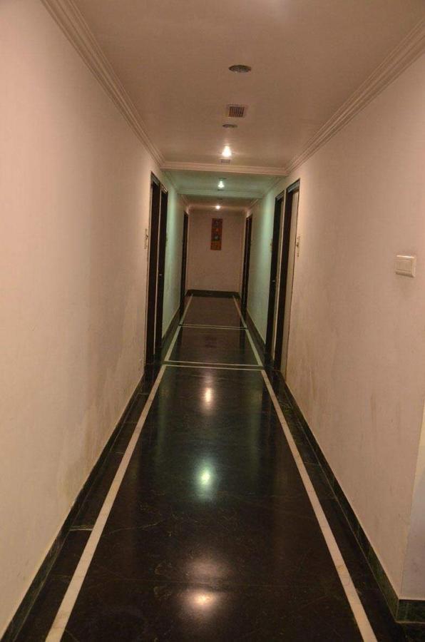Rass Hotel Kanpur Exterior photo