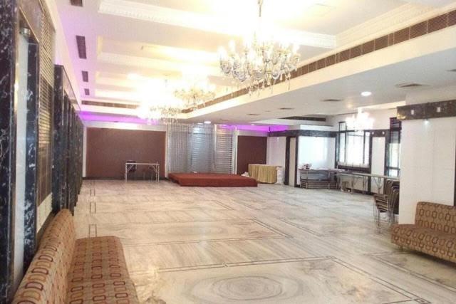 Rass Hotel Kanpur Exterior photo