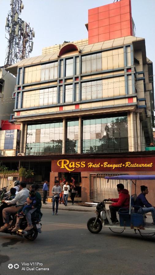 Rass Hotel Kanpur Exterior photo